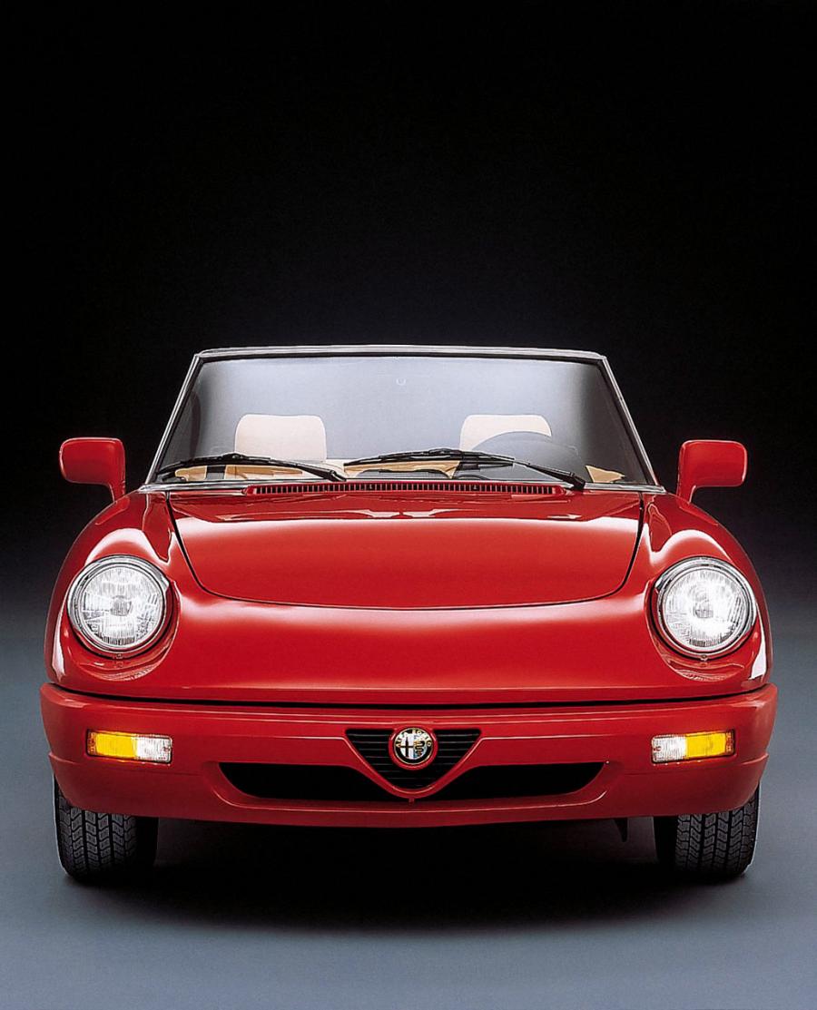  Alfa Romeo Spider 2.0 (115.A1) 1990 года  (фото 22 из 35)